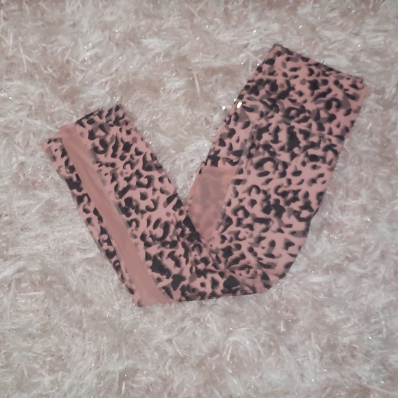 Fabletics - Picture 3 of 4